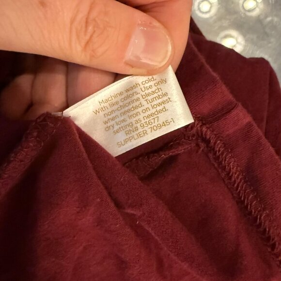 decree maroon fitted top - 3/4 sleeve - Picture 5 of 5